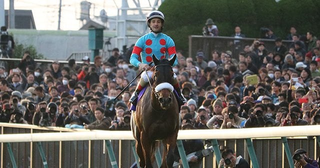 アーモンドアイ年度代表馬は堅い?2018年のJRA各賞を予想してみた。