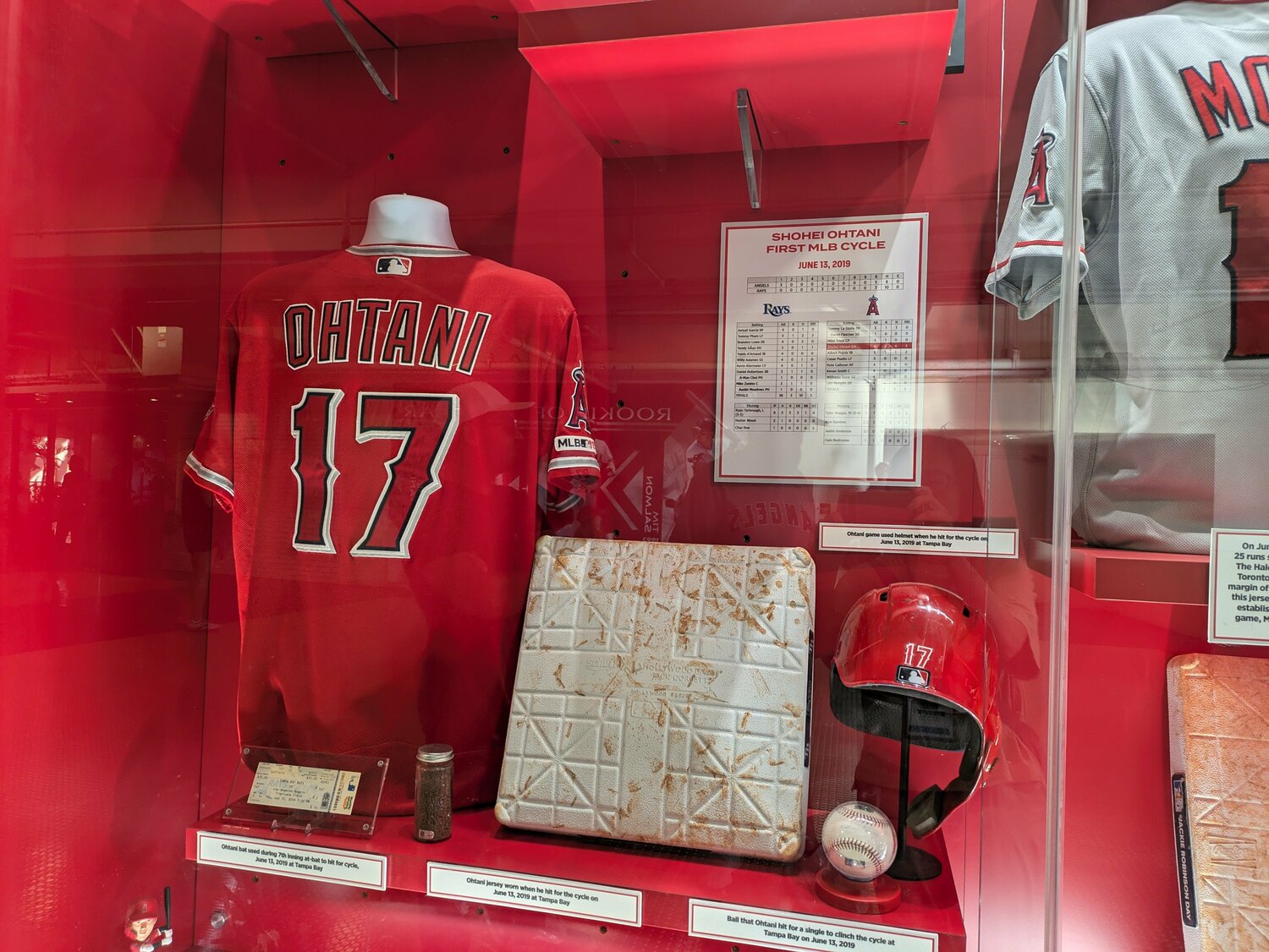 大谷がメジャー日本人初のサイクル安打を記録した際の記念品 ©Shoko Mizutsugi