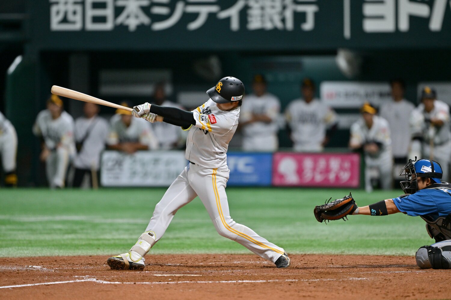 5回裏、勝ち越しタイムリーを放った川瀬 ©Hideki Sugiyama