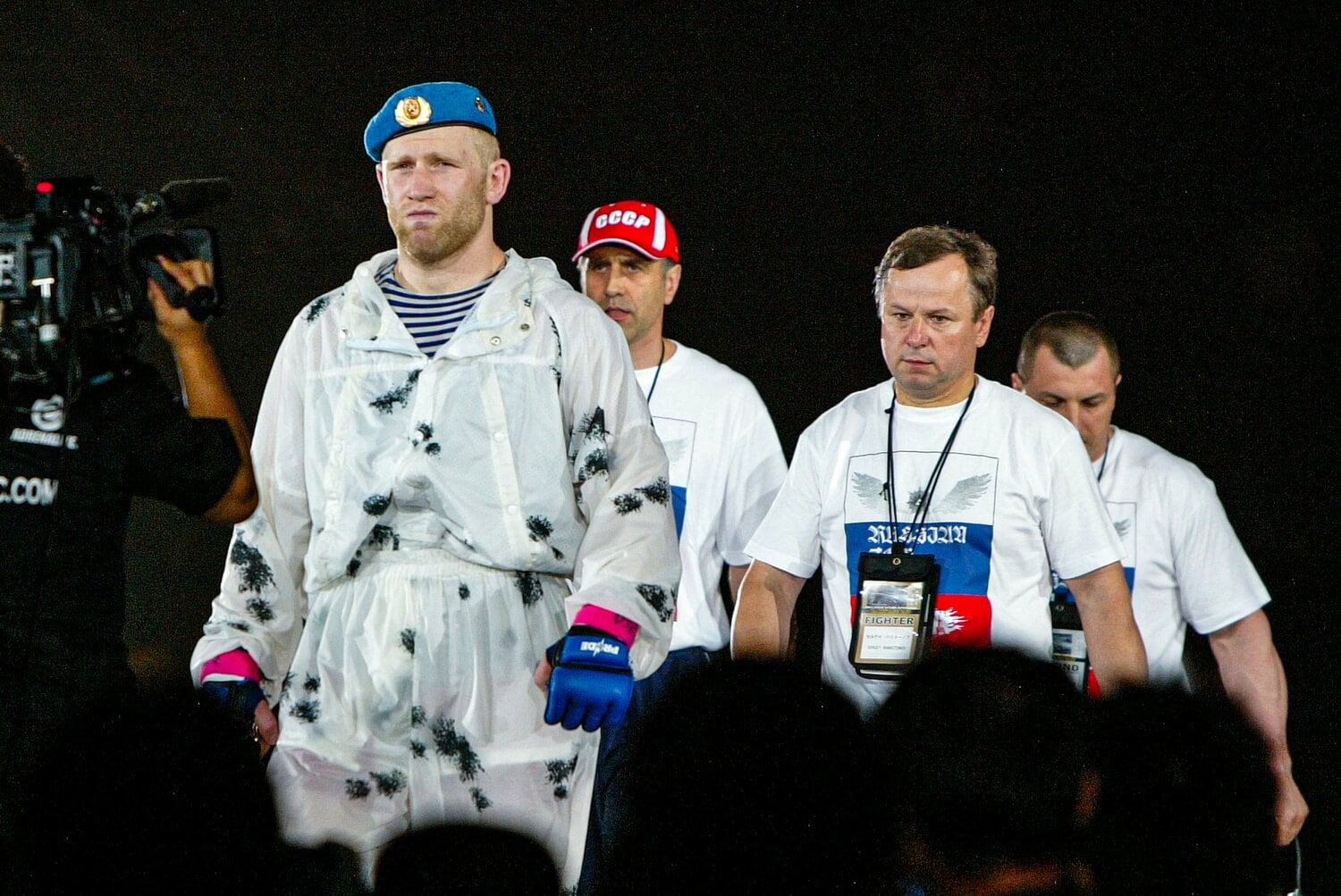 ロシア空挺軍のベレー帽を被って入場するハリトーノフ　©Susumu Nagao