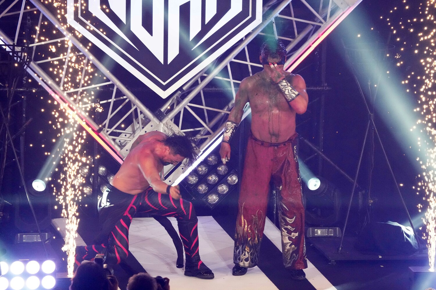 「イヤァオ!」と緑の毒霧の競演