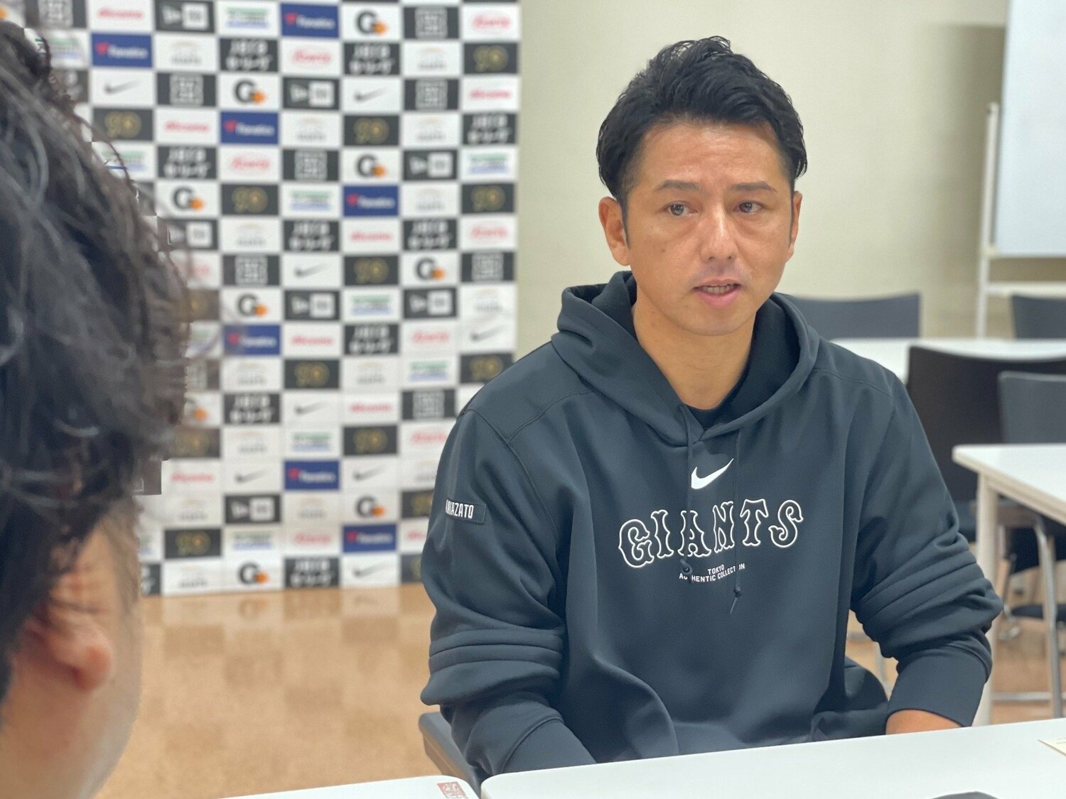 2011年に自身2度目となる戦力外通告を受けて現役引退。現在は巨人のスコアラーとして活躍している（2024年3月撮影）