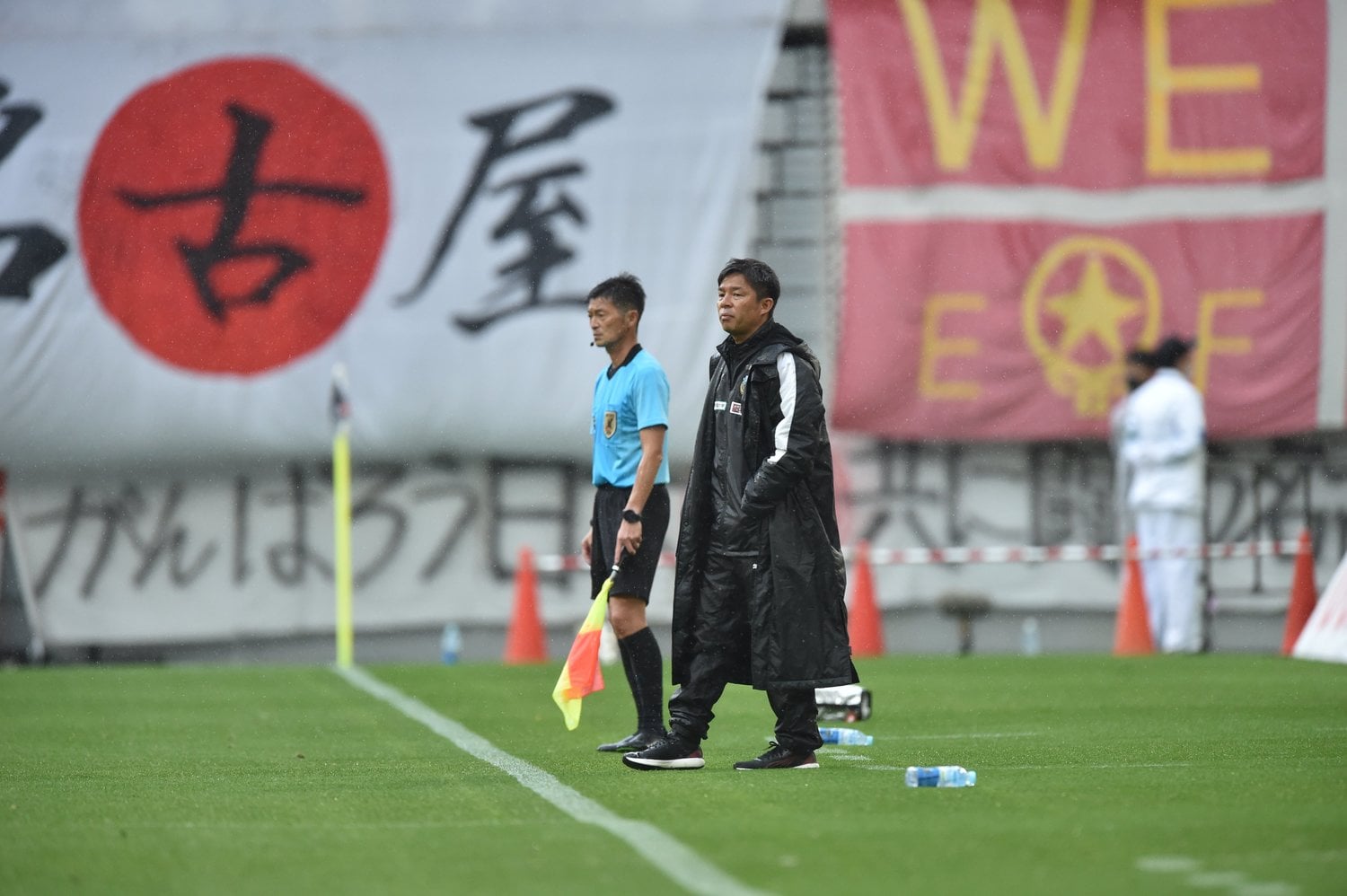 名古屋戦での鬼木監督　(C)J.LEAGUE