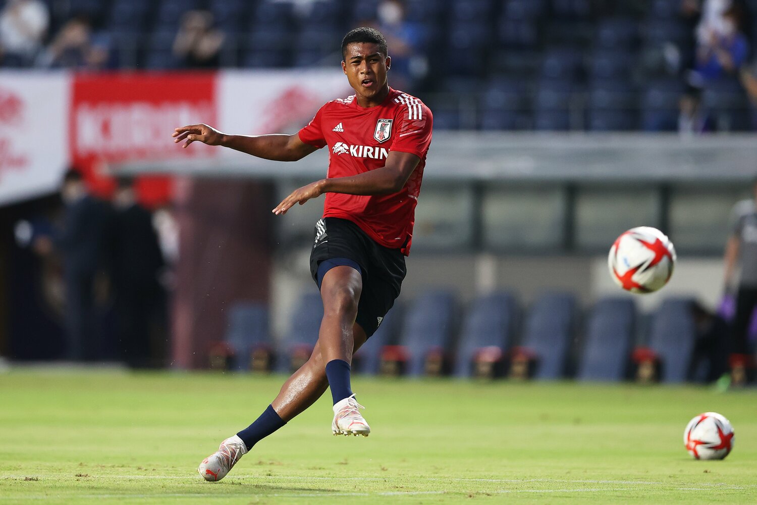 ゴール前で強力な武器としてトルシエに指名された櫻川ソロモン。代表歴はU−20までにとどまる　©AFLO