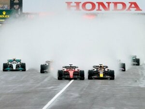 「セナの時代には走れた雨量でも…」日本GPでは“3時間ルール”適用、大雨の中のレースの見過ごせないリスク「季節の移行を考えるべき」