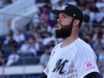 「大谷翔平をねじ伏せた」サイ・ヤング賞左腕カイケルがロッテに加入…ど緊張の選手たちも一瞬で打ち解けた“粋な挨拶”と「ウニ大好き」意外な素顔＜Number Web＞ photograph by Chiba Lotte Marines