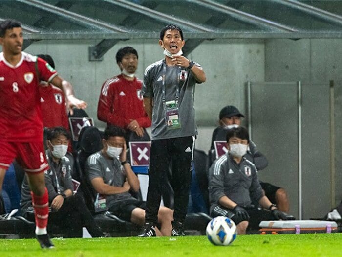 “鉄人”遠藤航すら動きが重かった…森保監督の「ラージグループ」構想はどこへ行ったのか？＜日本代表の論点＞＜Number Web＞ photograph by Takuya Sugiyama/JMPA