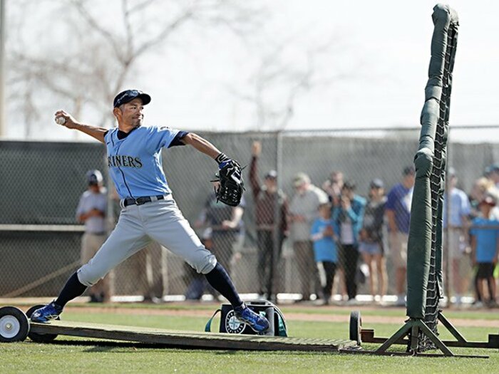 イチローが築く、新たなる指導者像。開幕戦始球式で最速記録なるか?<Number Web> photograph by Kyodo News