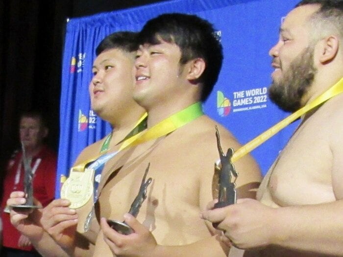 横綱・大の里「実は後輩に敗れていた」世界大会…怪物を撃破も“相撲界から消えた”同じ大学の天才力士とは何者だった？「弱冠19歳でアマ横綱に…」 ＜Number Web＞ photograph by KYODO