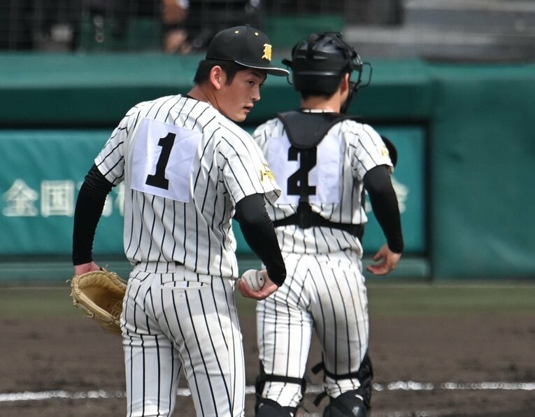 明徳義塾戦は6回139球2失点でマウンドを降りた風間球打（ノースアジア大明桜）。その後、後続も明徳打線につかまり、2回戦で姿を消した　©Sankei Shimbun