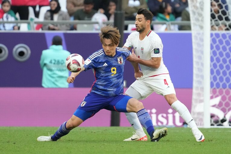 先制点につながった上田綺世のポストプレー　©Masashi Hara