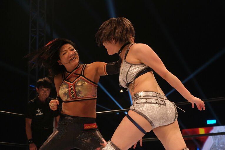 水着グラビアも披露のアイドル路線から急転換…素顔は“オラオラ”、スターダムのベルトも獲得した岩田美香の渇望「総合格闘技かキックにも」(14)