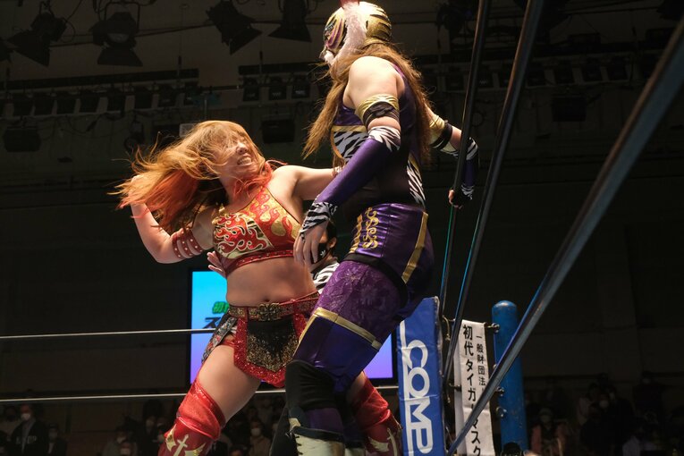 試合後“初肉声”は「悔しい」 タイガー・クイーンが6連勝も“必殺技なし”の大苦戦…好敵手たちとの“再戦”が今後のカギに？(12)