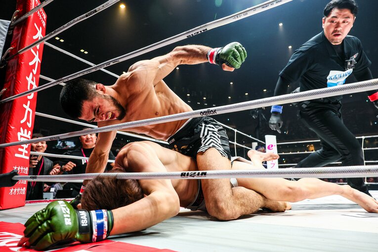 シェイドゥラエフの“パウンド地獄”（8枚目／全13枚） ©RIZIN FF Susumu Nagao
