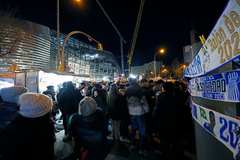 「クボのソックスに穴が！」バルサに続きマドリーも“久保建英が脅威”だった…現地撮影で感じた出色の貢献「クロースが苦虫を」(4)