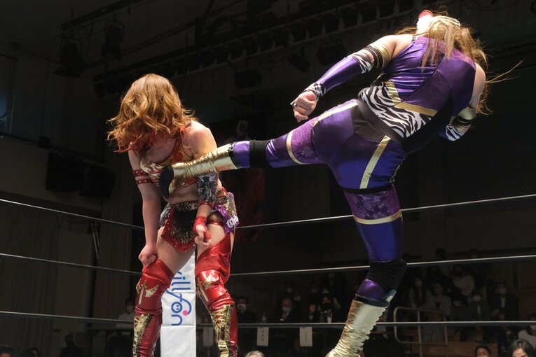 試合後“初肉声”は「悔しい」 タイガー・クイーンが6連勝も“必殺技なし”の大苦戦…好敵手たちとの“再戦”が今後のカギに？(13)