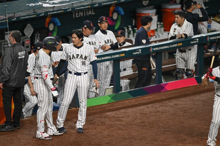 WBCベネズエラ戦、大谷がベンチなどで見せていた必死の表情（写真は右に続きます）　©Nanae Suzuki