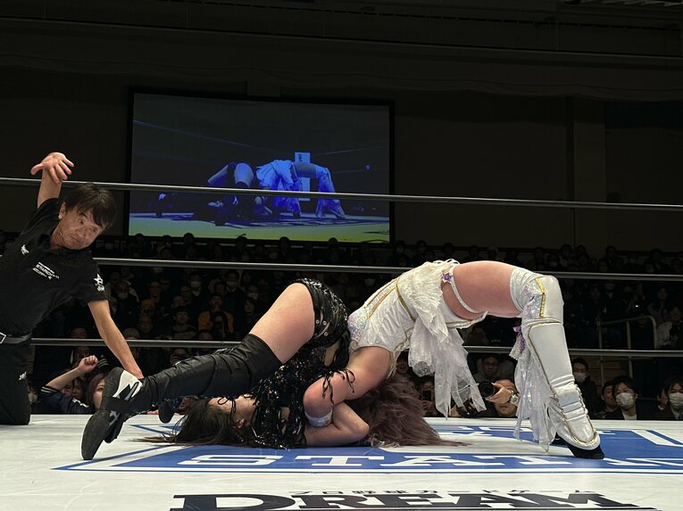 「敗者退団マッチ」として行われた上谷沙弥vs中野たむ　©Norihiro Hashimoto