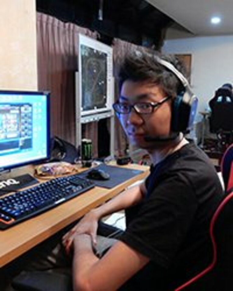 Kazu　21歳　フランス・パリ生まれ。