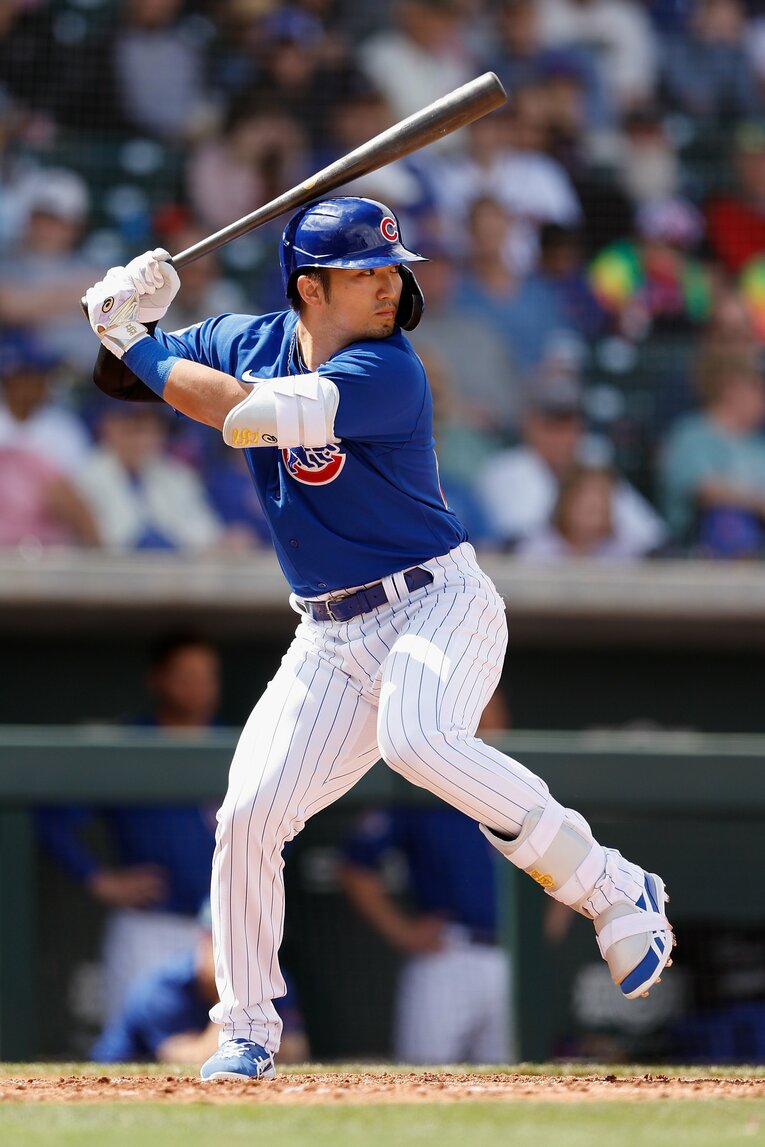 オープン戦の第1打席から左足を上げてタイミングを取る鈴木　©Getty Images