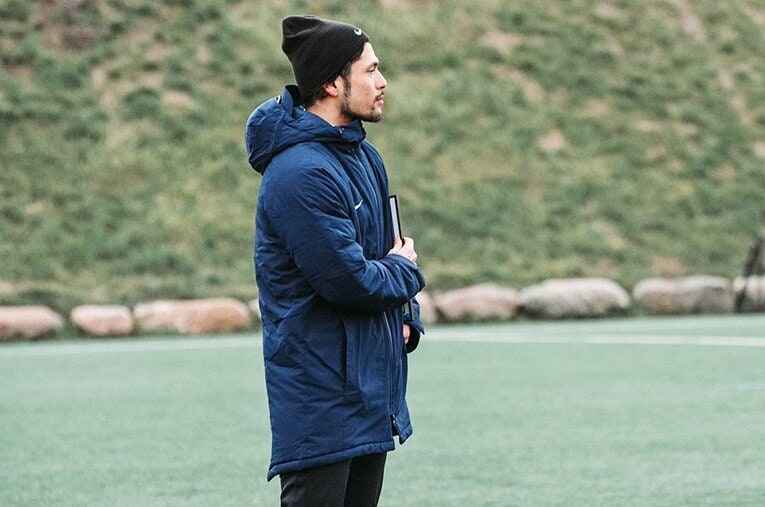 ラトビア1部・FKイェルガヴァでコーチに就任した中野遼太郎。UEFA-Proライセンス取得を目指し、奮闘中だ。 ／ photograph by Ryotaro Nakano