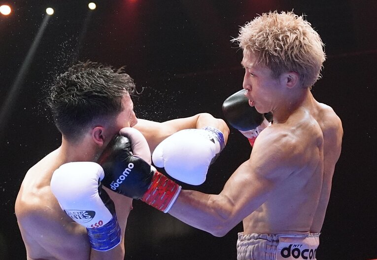 井上尚弥の左アッパーがピカソの顔面をとらえた瞬間（2枚目／全2枚） ©Naoki Fukuda