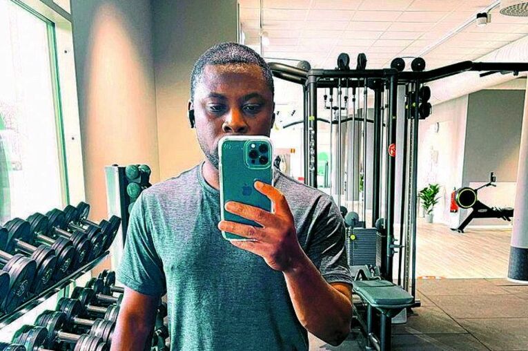 いまだサッカーを諦めていないアドゥー。32歳の元天才少年にオファーはあるのだろうか…