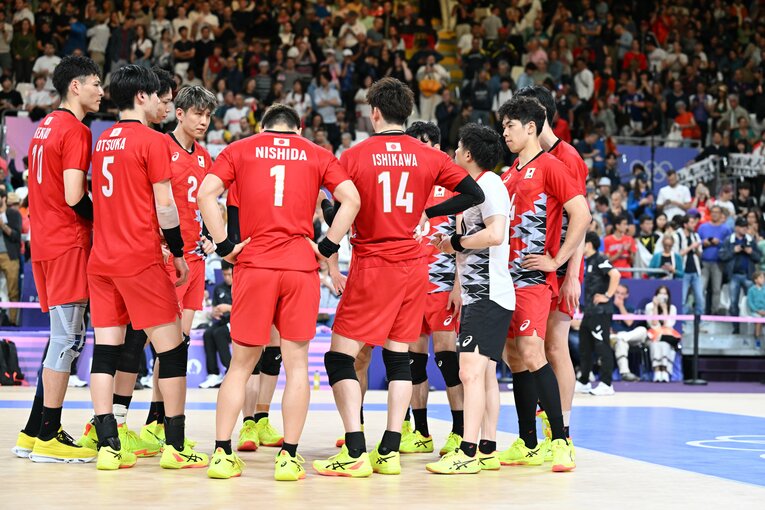 試合後、石川を中心に話をつくった日本代表。すぐに現在の立場と課題を共有した 　©︎Kaoru Watanabe/JMPA