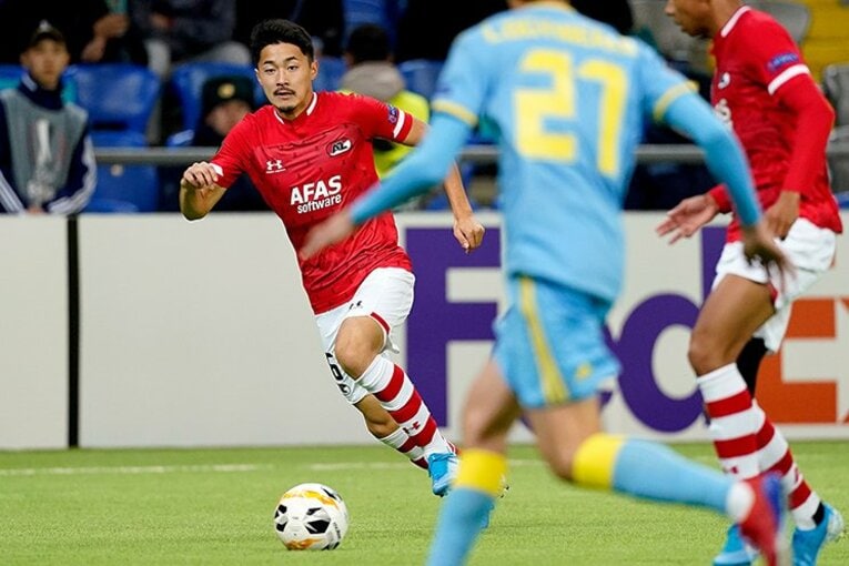 ムードメーカー菅原由勢、という才。五輪代表＆ELで「ポジティブ」に。(2)