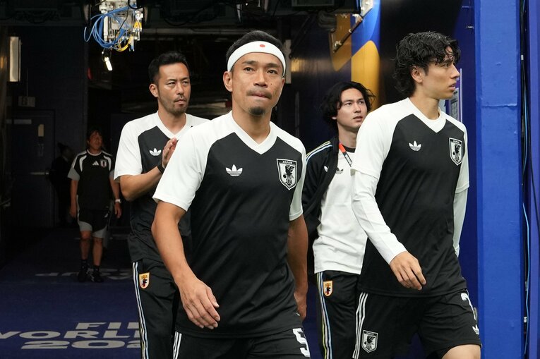 試合前の日本の選手たち　©Masashi Hara