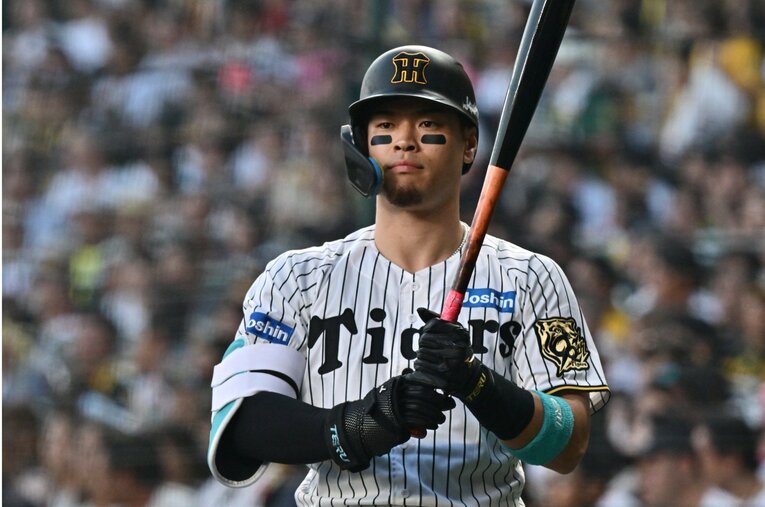 今季は39本塁打で初のホームラン王に向けて独走する阪神の佐藤輝明（9月26日現在）。その覚醒の理由とは ／ photograph by Hideki Sugiyama