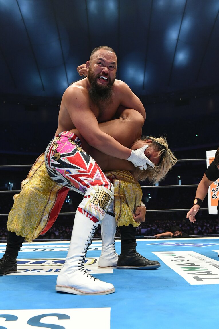 リングで躍動するオーカーン（2020年の棚橋弘至戦）　©新日本プロレス／AFLO