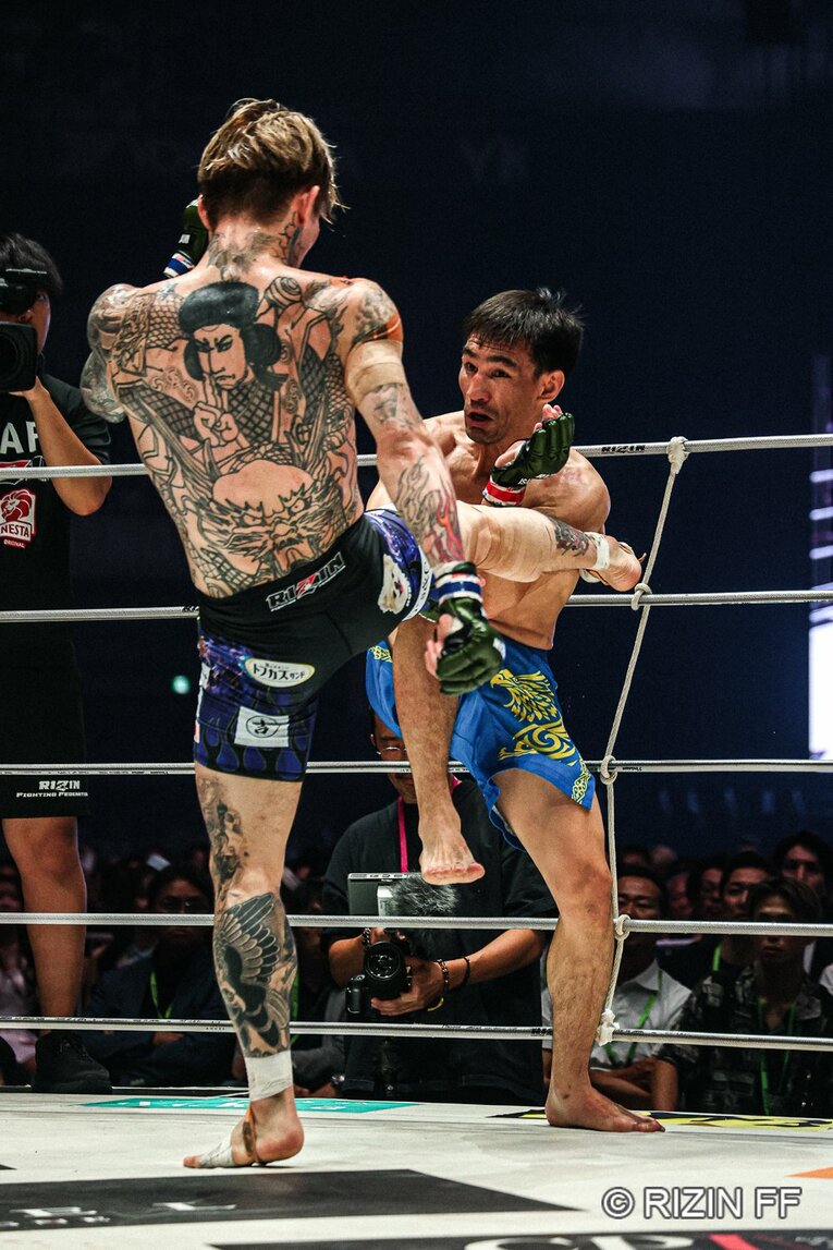 『超RIZIN.5』平本蓮vs.カルシャガ・ダウトベック　©RIZIN FF