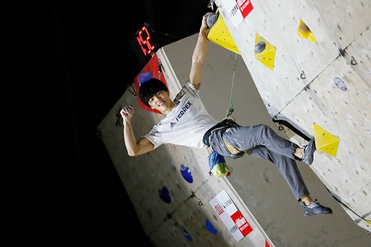 スピード、リードの2種目のジャパンカップで表彰台に立った藤井快。