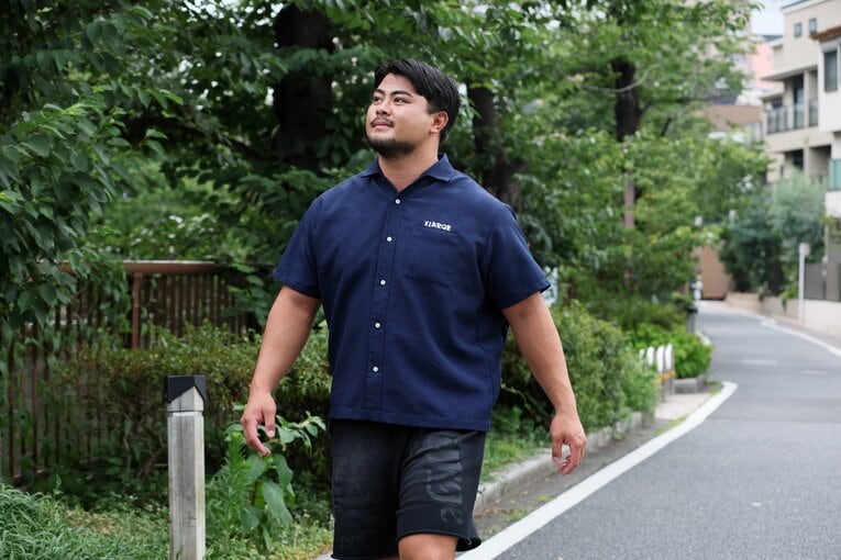 185cmで130kgというフィジカルは相撲時代と変わっていないものの、力士時代より細身になりスピードが上がっている　©Shigeki Yamamoto