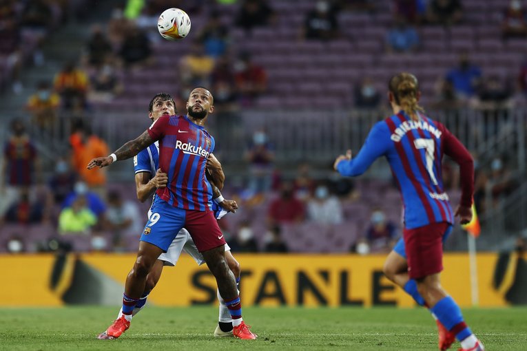 “メッシが去ったバルサとカンプノウ初戦”はどんな雰囲気だったか… 背番号10のファンと「前半10分のメッシコール＋ブーイング」〈現地撮影〉(24)