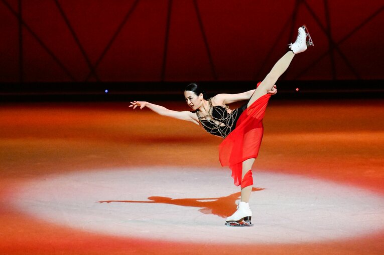 「母への永遠の愛を滑りたいな」浅田真央が明かすアイスショー『Everlasting33』に込めた“愛”「誰も見たことのない景色を届けたい」(80)