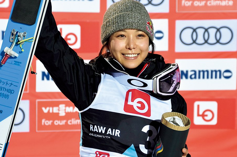 スーツ規定違反、“涙の失格”…引退もほのめかした高梨沙羅25歳が復活Vで見せた“トップアスリートの底力”「一番嬉しい優勝」<Number Web> photograph by KYODO