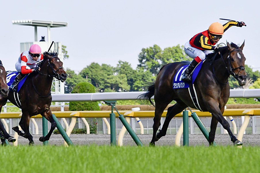 最強アーモンドアイに勝ったあの牝馬が主役 Gi開幕の歴史的レースで 牝馬の時代 の幕開けか 競馬 Number Web ナンバー