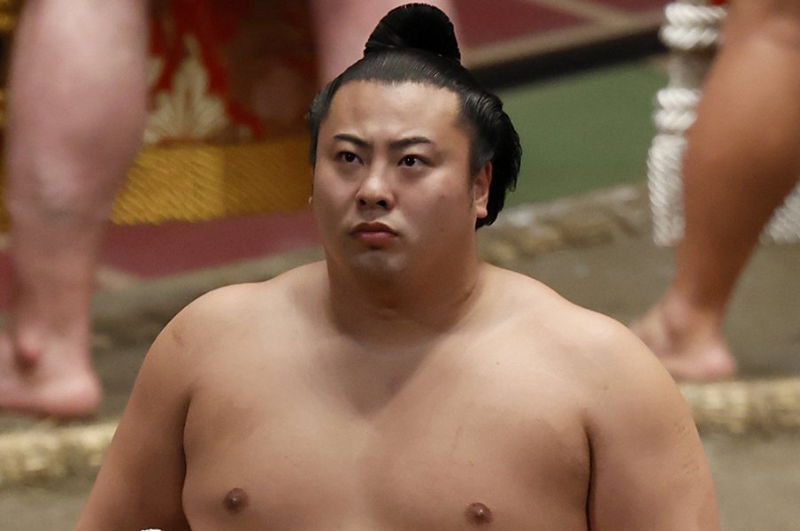 175cm131kg いま最も勢いに乗る力士 翔猿 大学相撲部の同級生 相撲は大真面目 プライベートでは 相撲 Number Web ナンバー