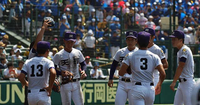 “伝令さん”は高校野球の名黒子。「審判に怒られるまで語ってこい」 - 高校野球 - Number Web - ナンバー