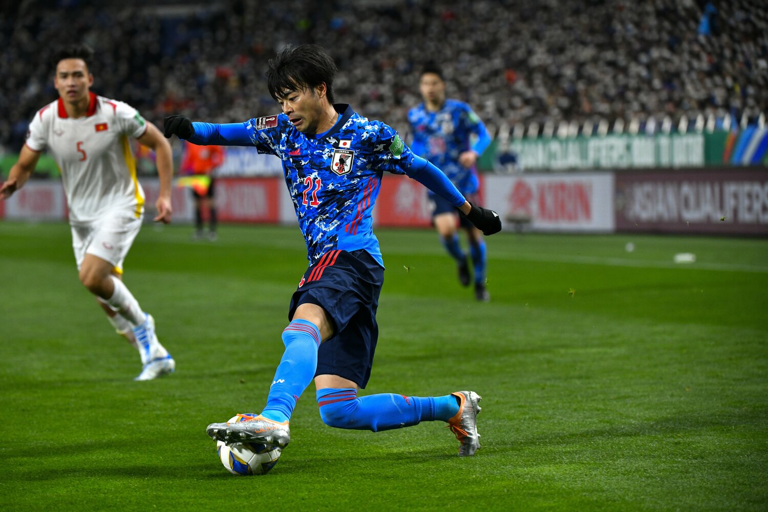 三笘薫の「個」をどう生かすかはW杯に向けて大きなテーマになる ©Takuya Sugiyama/JMPA