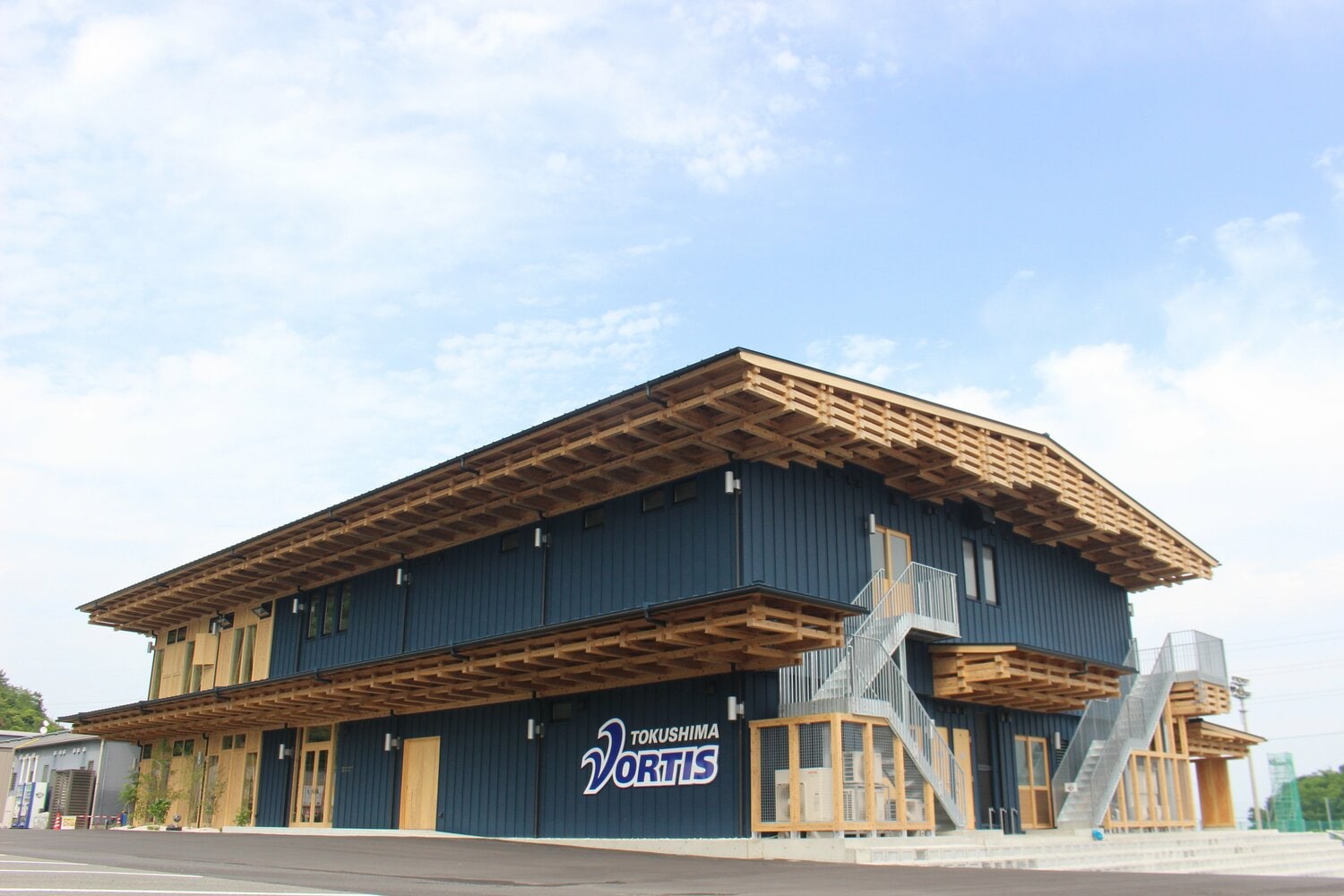徳島杉で建てられたクラブハウス　©TOKUSHIMA VORTIS