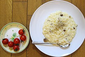 ＜昼＞　チーズリゾット、プチトマト