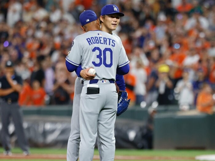 「クラブハウスはお通夜のようだった」山本由伸ノーヒッター未遂で降板→悪夢の逆転負け…それでもファンの心に残る”名勝負”になった理由＜Number Web＞ photograph by Getty Images