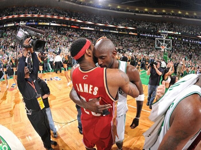 レブロンもコービーもTV局が操る!?NBAプレーオフに見る米国スポビズ界。<Number Web> photograph by NBAE/Getty Images