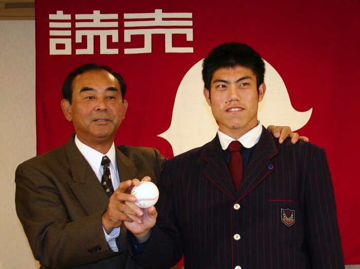「じつは私、巨人のスカウトなんです」内海哲也でも西村健太朗でもなく…実家の居酒屋に通い詰めるほどホレた左腕とは《2003年ドラフト裏話》<Number Web> photograph by JIJI PRESS