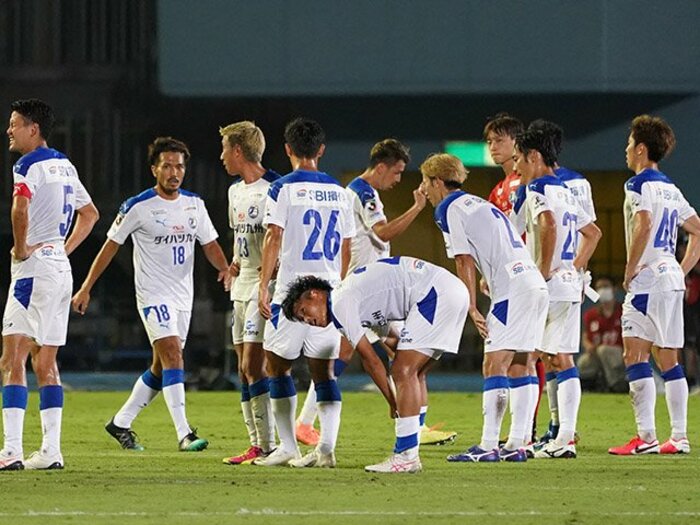 J1大分5連敗、片野坂監督は沈痛。主将・鈴木が口にした「戻れる場所」。＜Number Web＞ photograph by Etsuo Hara/Getty Images