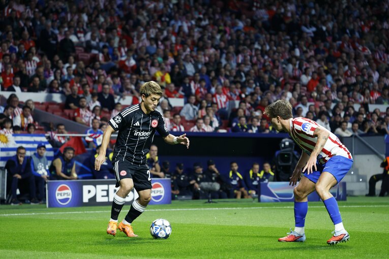 劣勢の中、積極的に攻撃の起点としての任務に努めた　©Daisuke Nakashima