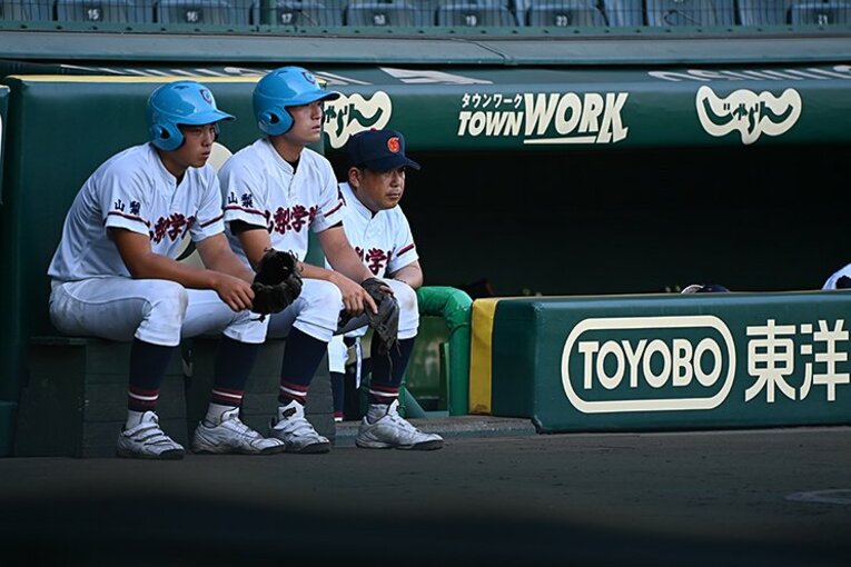 2020年夏の甲子園交流試合で指揮をとる吉田監督　©︎Naoya Sanuki